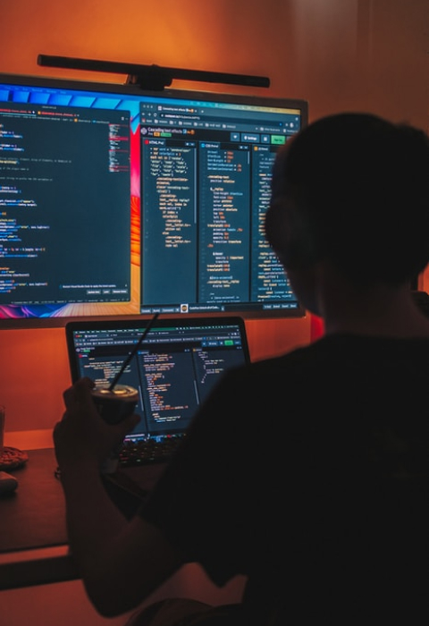 فناوری اطلاعات و برنامه نویسی